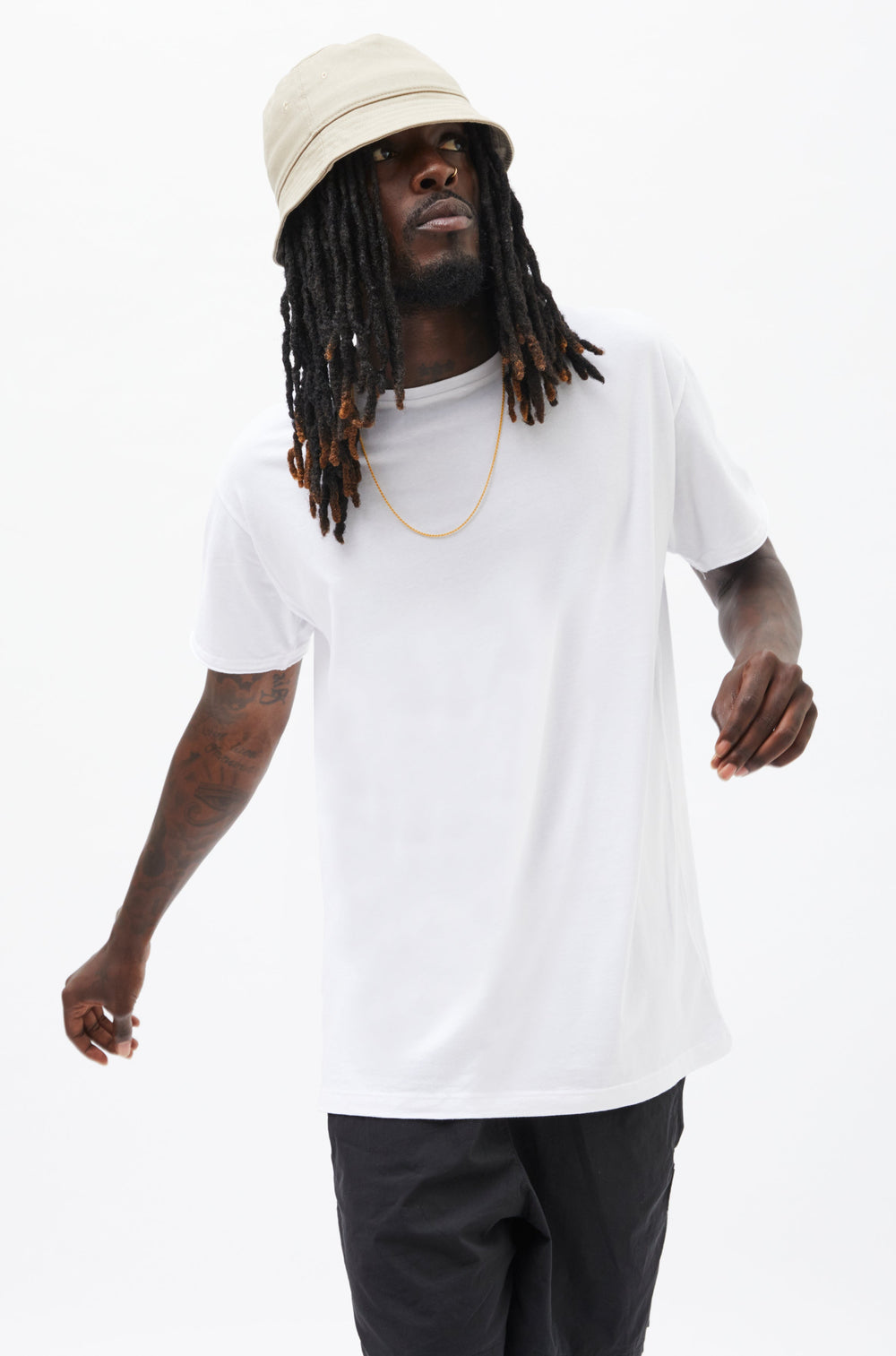 Basics - White Signature Crew & V-Neck